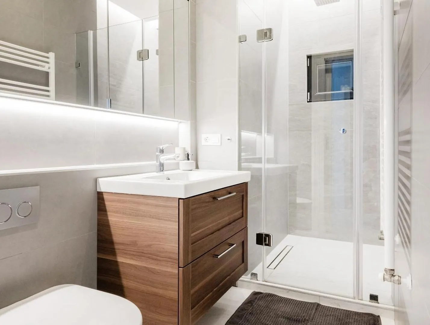 Apartment Chic And Spacious Central Retreat Budapest