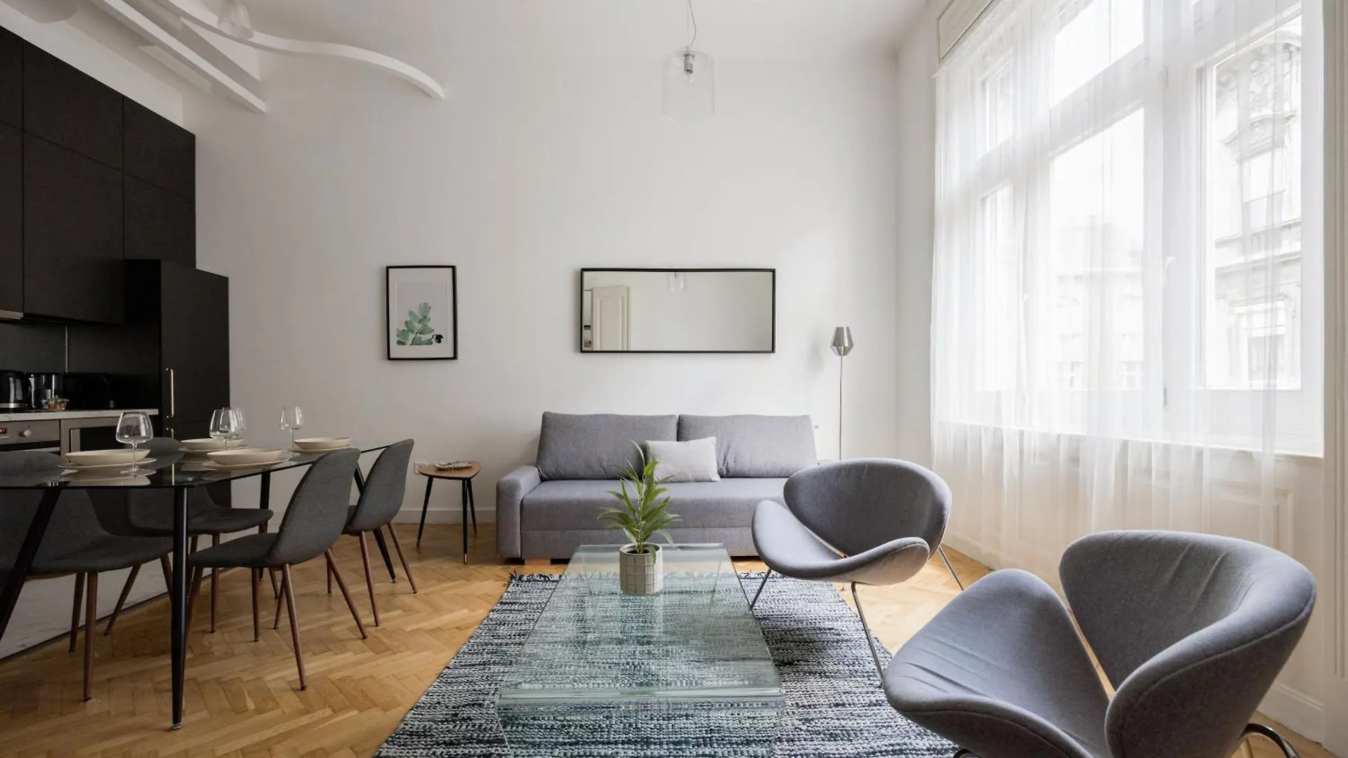 Chic And Spacious Central Retreat Budapest