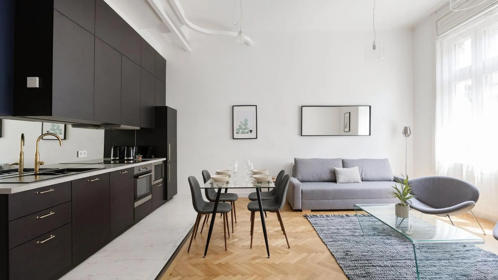 Chic And Spacious Central Retreat Budapest